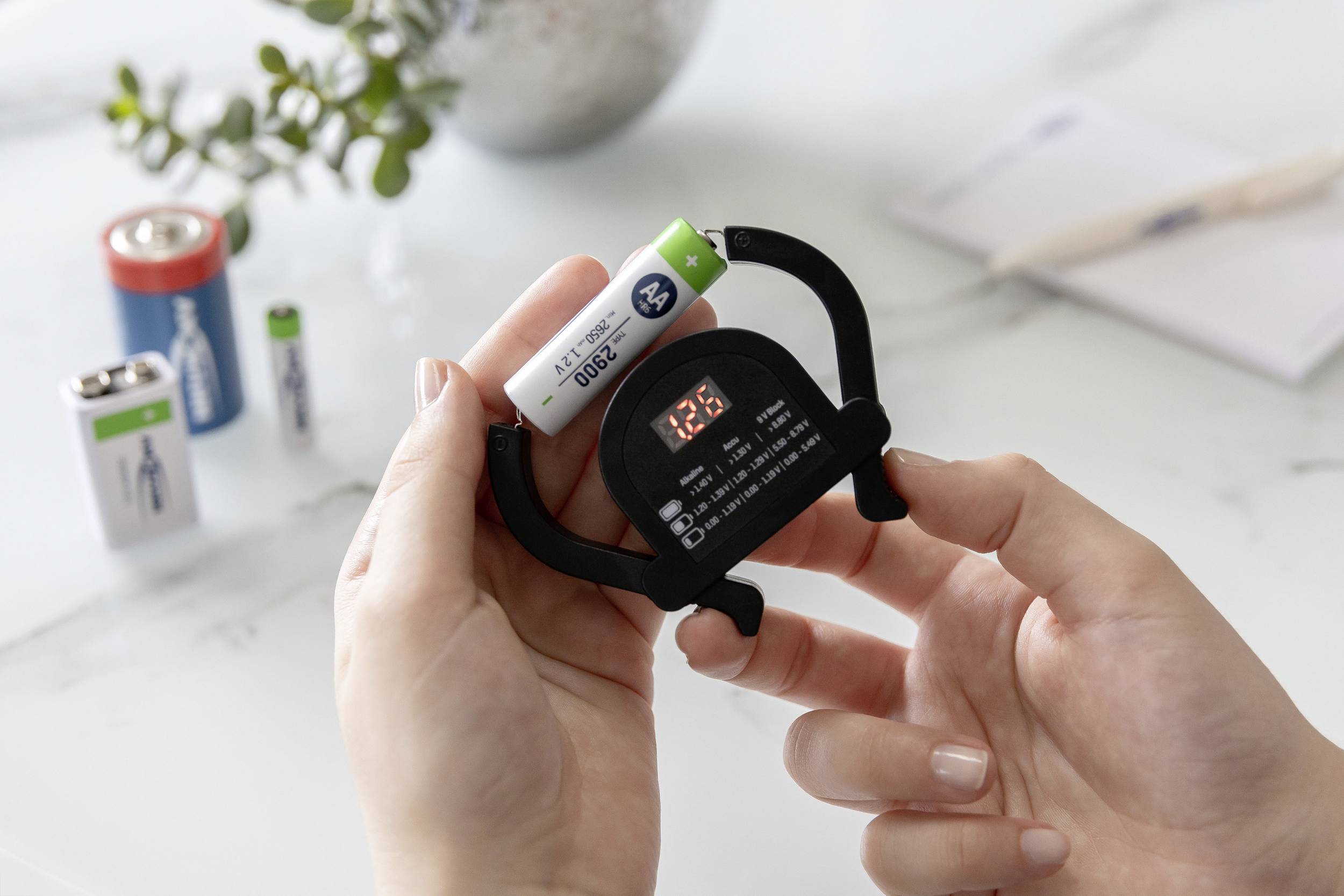 Ansmann Batterietester Check-It Messbereich (Batterietester) 1,2 V, 1,5 V, 3 V, 9 V Akku, Batterie 4000001-510