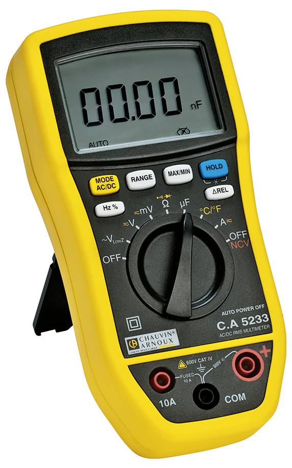 Elektrisches Digitalmultimeter mit gelbem Gehäuse, schwarzem Wähler für verschiedene Messfunktionen, Display zeigt '00.00 nF'.