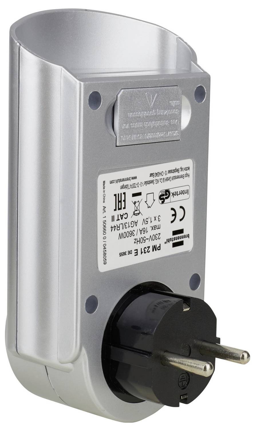 Silberner Elektrostecker-Adapter mit europäischem Zweipolstecker und gekennzeichneten Buchsen auf der Vorderseite, auf weißem Hintergrund dargestellt.
