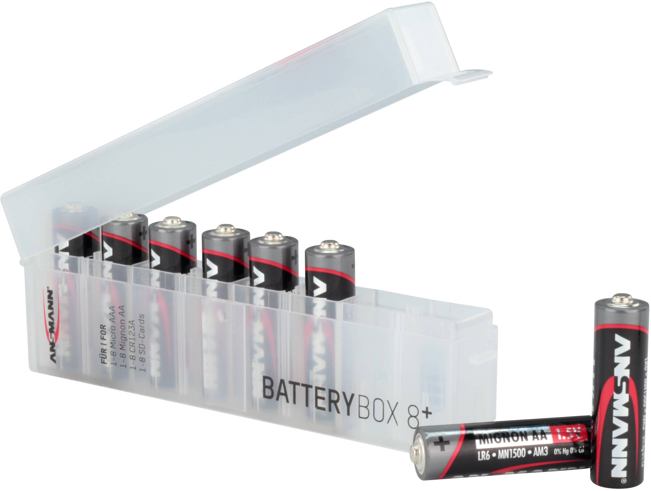 Acht AA-Batterien in einer transparenten Box, davon zwei Batterien leicht herausgezogen. Auf der Box steht 'BATTERY BOX 8+'.