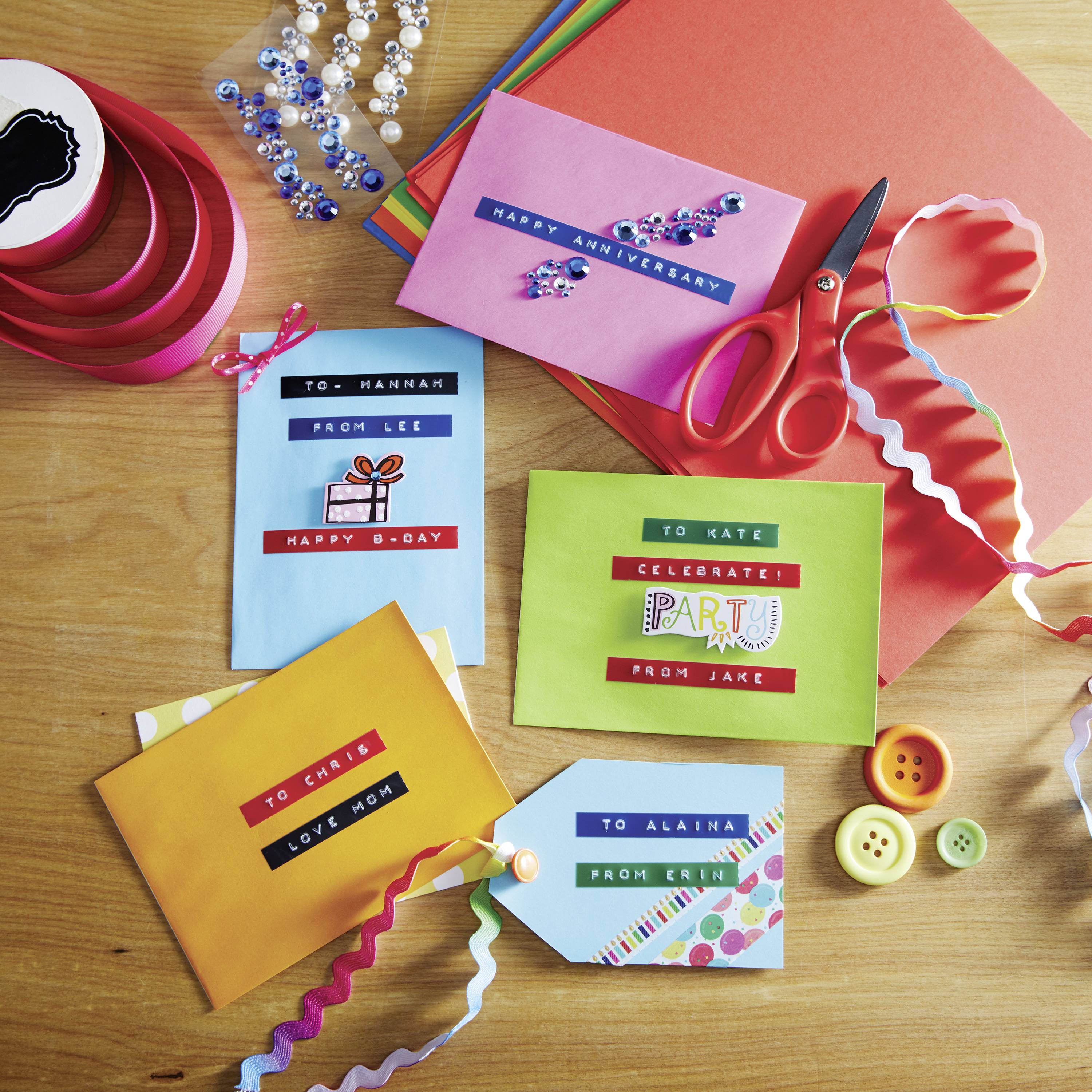 DYMO 3D Prägeband, Schriftband Bandfarbe: Schwarz (transparent) Schriftfarbe: Weiß 9mm 3m 520109