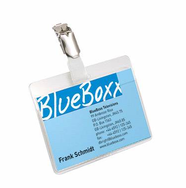 Namensschild mit der Aufschrift 'BlueBoxx', darunter Kontaktdaten der Firma und der Name 'Frank Schmidt'.