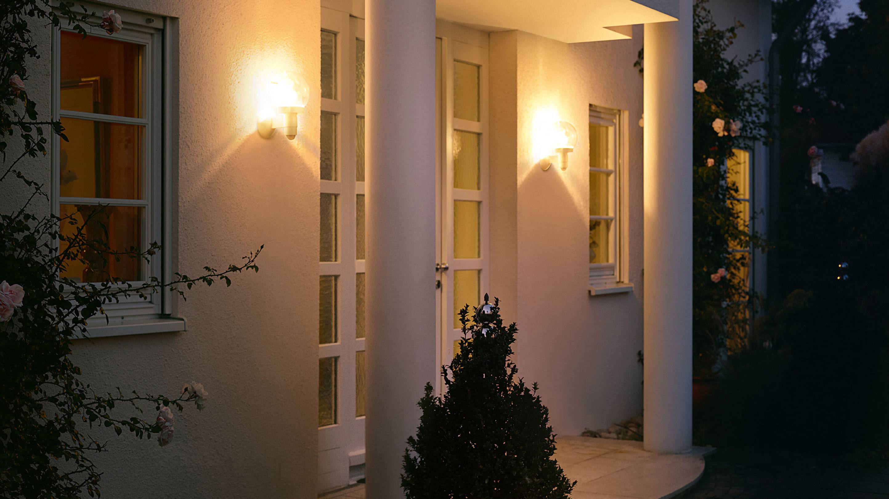 Steinel L 115 S 657413 Außenwandleuchte mit Bewegungsmelder Energiesparlampe, LED E27 60 W Weiß