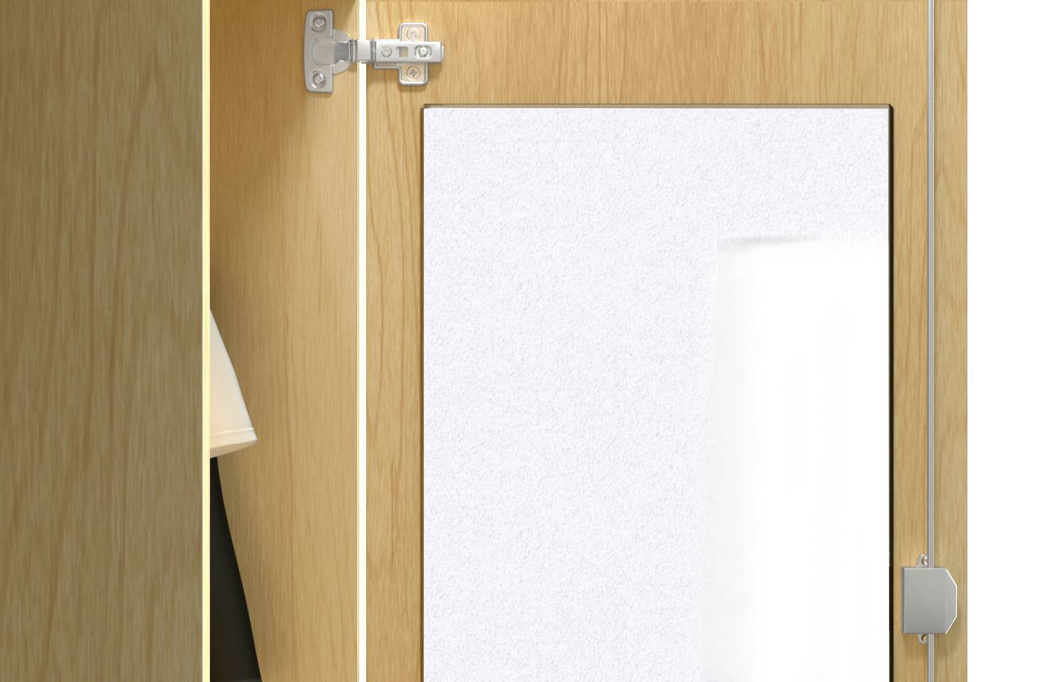 Ein offener Holzschrank mit einer herausgezogenen Schublade, deren Inhalt nicht sichtbar ist. Ein weißes Objekt ist an der Innenseite der Tür befestigt.