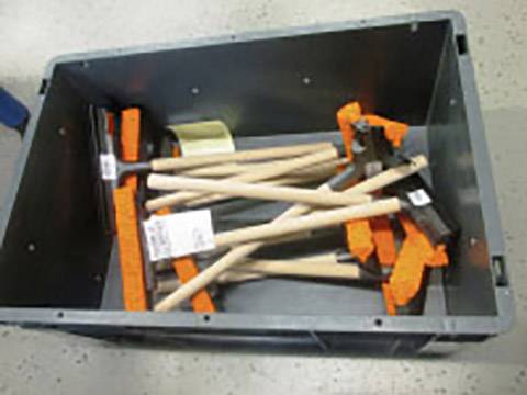 APA Scheibenwascher mit Wasserabstreifer und Holzgriff 17090 1St.