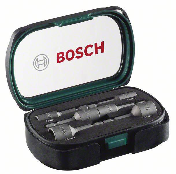 Ein Set von Bosch Steckschlüsseln in einer geöffneten schwarzen Box. Enthält Teile in verschiedenen Größen, gut organisiert.