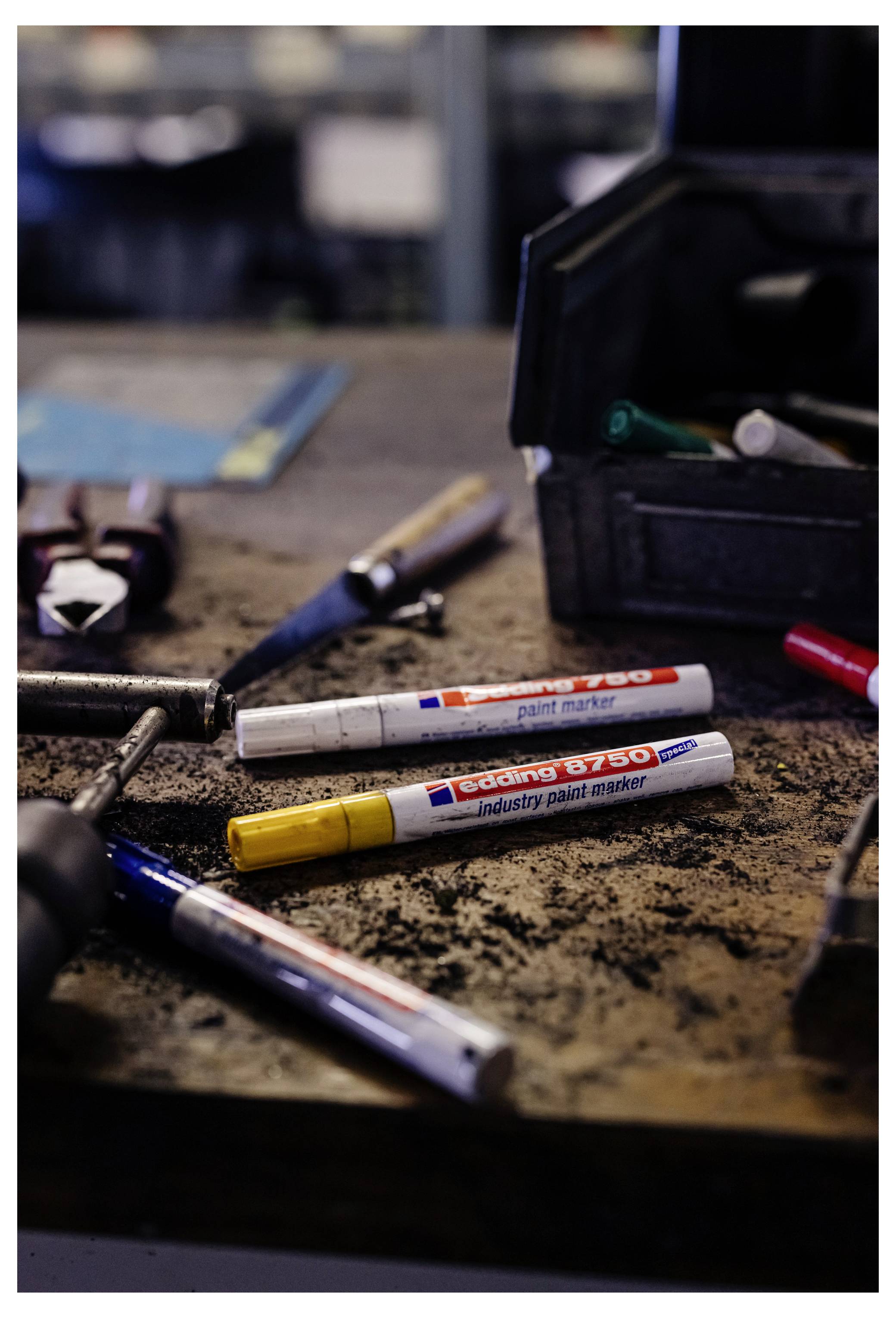 Edding E-750 4-750-1-3002 Lackmarker Rot 2 mm, 4mm