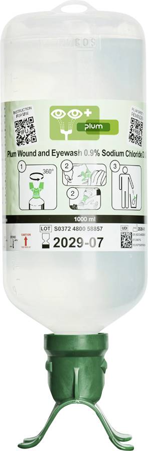 Ein Beutel mit Plum Wound und Eyewash 0,9% Natriumchloridlösung mit Schritt-für-Schritt-Anwendungsanleitung und Verfallsdatum 2029-07.