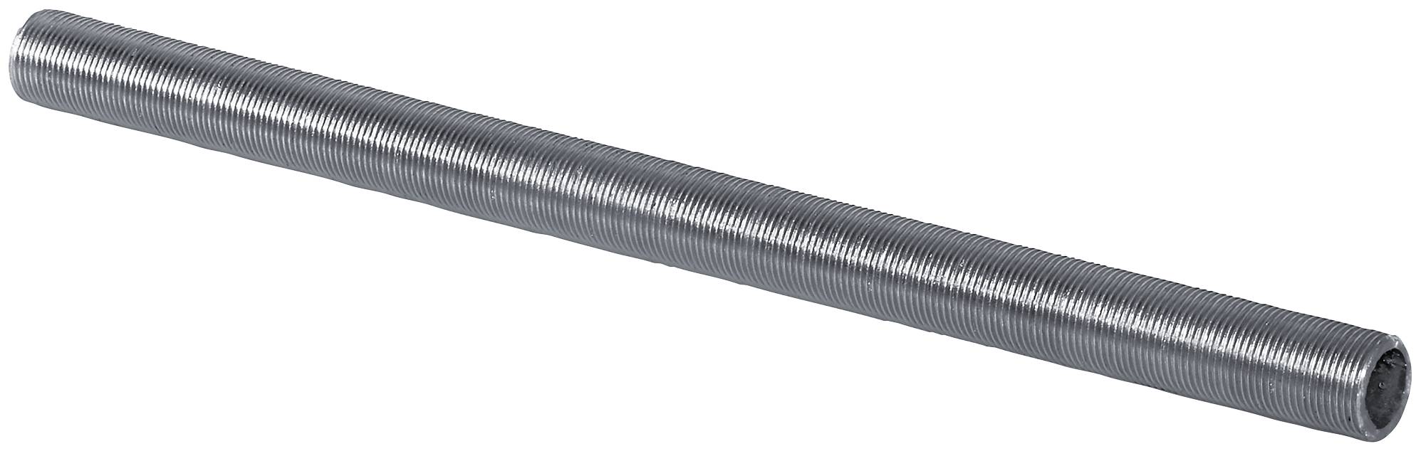 Eine lange metallische Gewindestange oder flexible Metallleitung, diagonal auf weißem Hintergrund dargestellt.