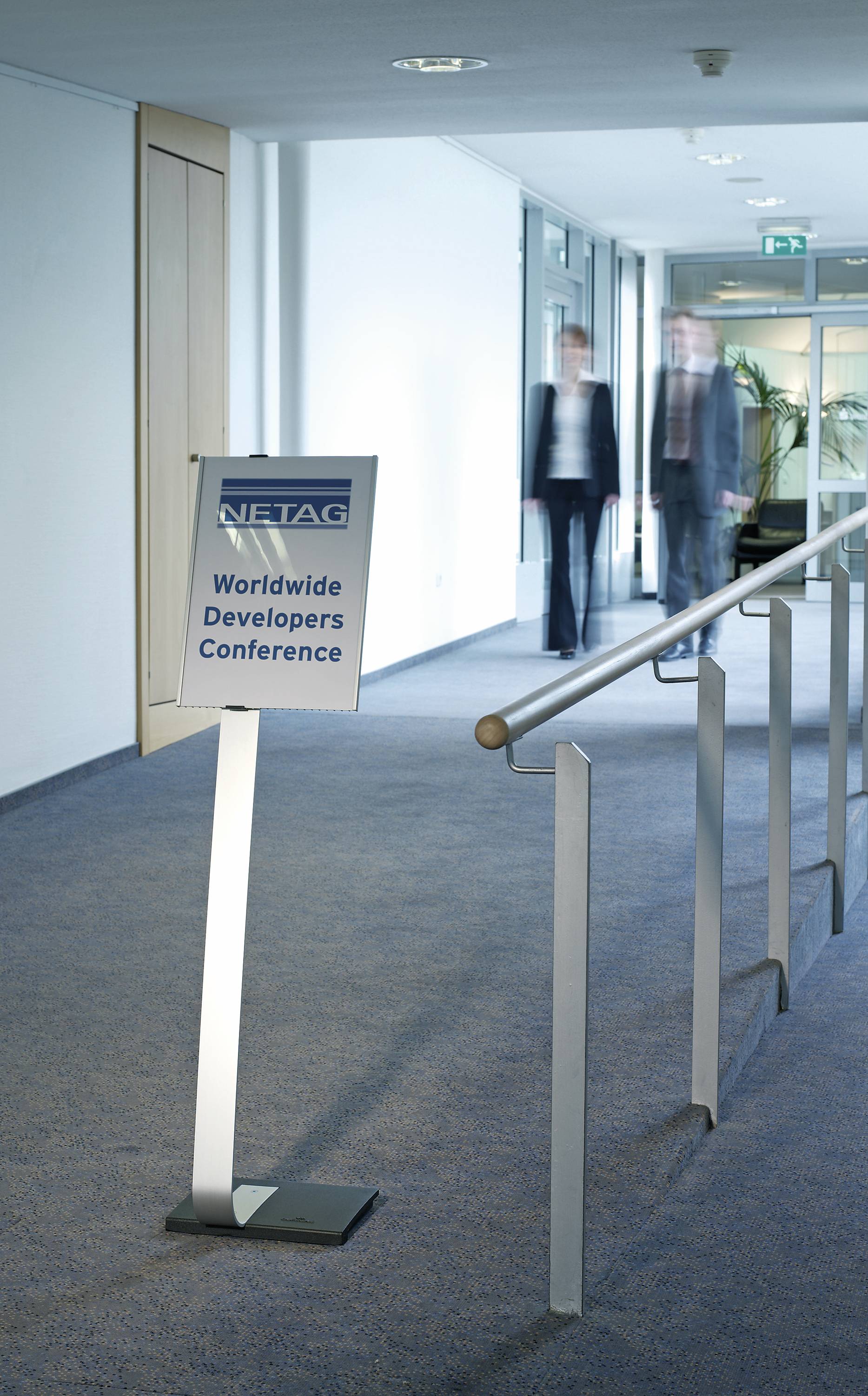 Durable INFO SIGN STAND A3 - 4813 Info-Bodenständer DIN A3 36 mm x 125 mm x 80 mm 1 St.