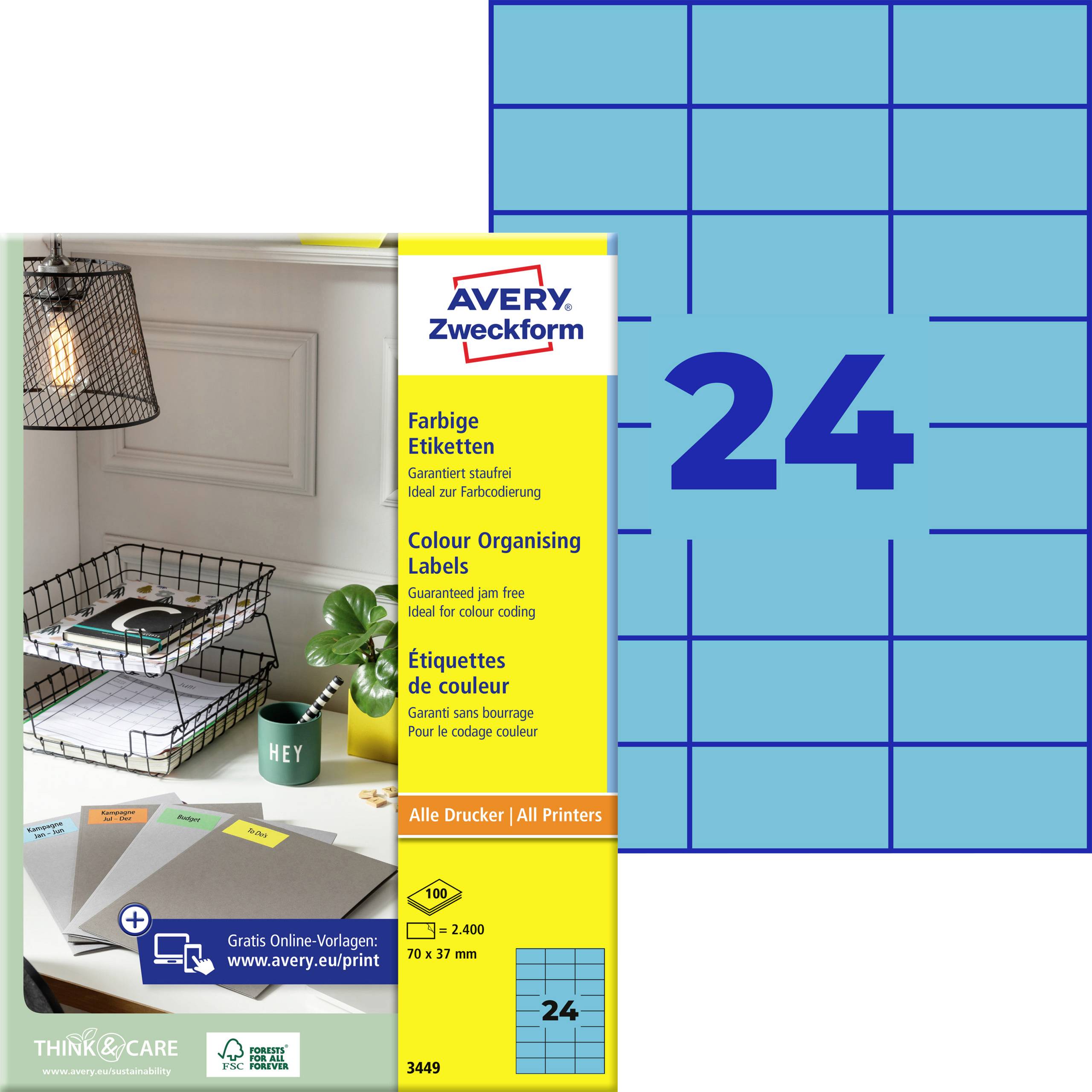 Avery Zweckform 24 blaue Farbetiketten Packung, mit Etikettenblättern und einem Beispiel für einen Heimarbeitschreibtisch.