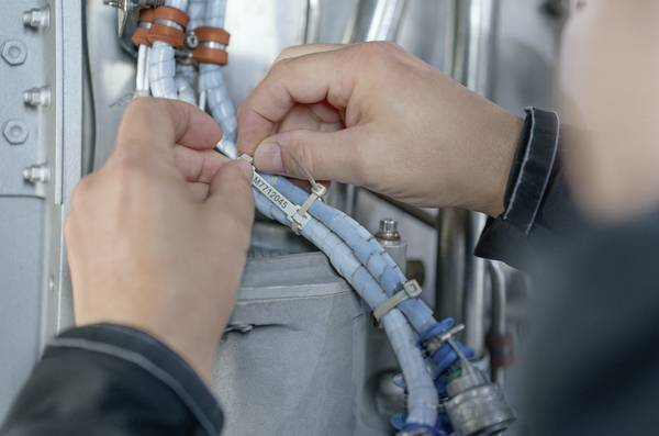 HellermannTyton 118-00032 PT2A-PEEK-BGE Kabelbinder 145mm 3.40mm Beige Hitzestabilisiert 1St.