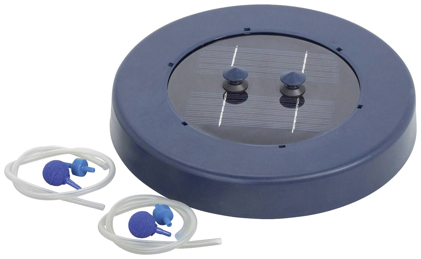 Runde, blaue Solarpumpe mit zwei kleinen Ausströmern und zwei weißen Schläuchen.