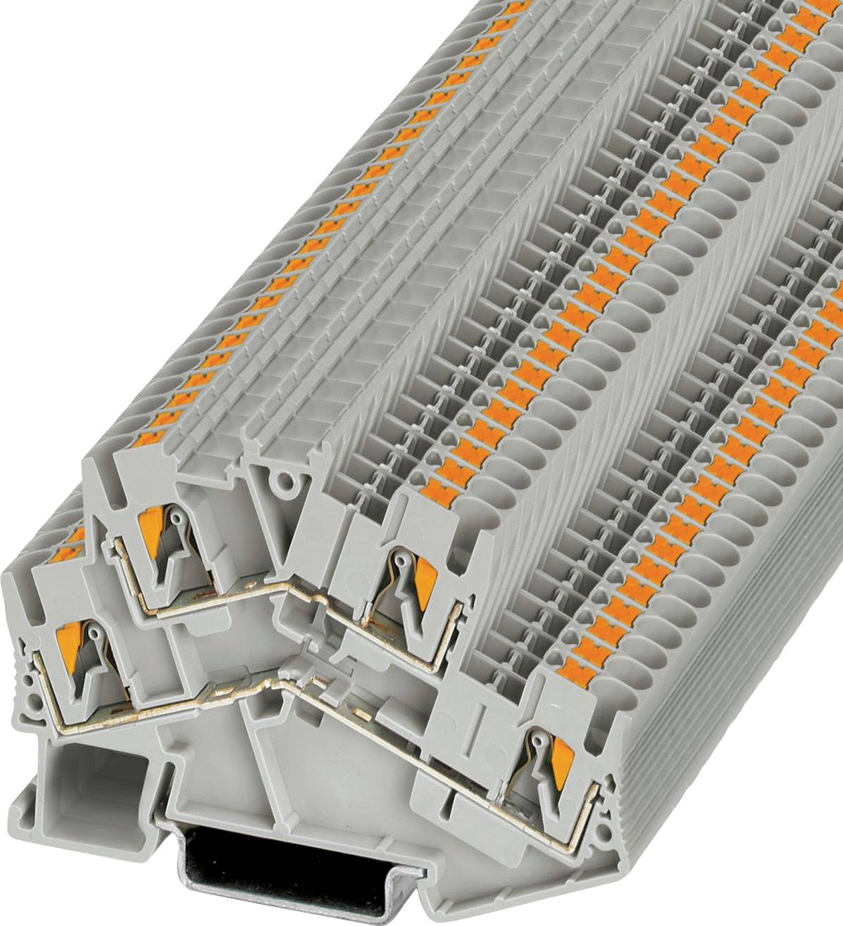Ein Stapel grauer und orangefarbener Elektrostecker, diagonal angeordnet, mit mehreren Anschlüssen und Ebenen für die Verkabelung.