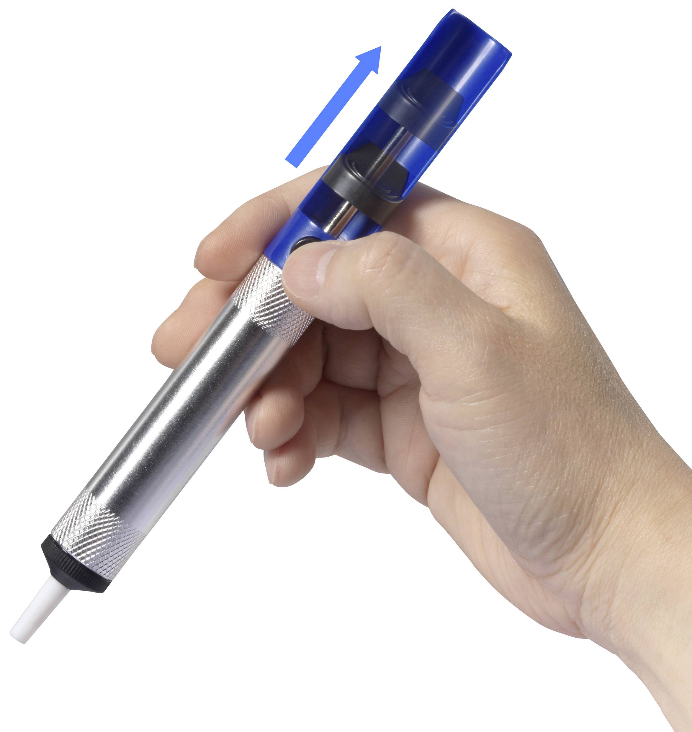 Eine Hand hält einen Entlötkolben. Ein blauer Pfeil zeigt die Richtung des Kolbenmechanismus an.