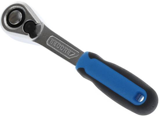 Ein silberner Knarrenschlüssel mit einem schwarzen und blauen Griff. Auf dem Metall ist das Wort 'Gedore' eingraviert.