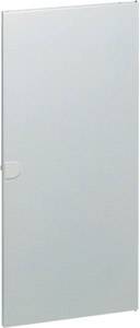 Weiße Tür mit einfachem Design, vertikaler Griff auf der linken Seite.