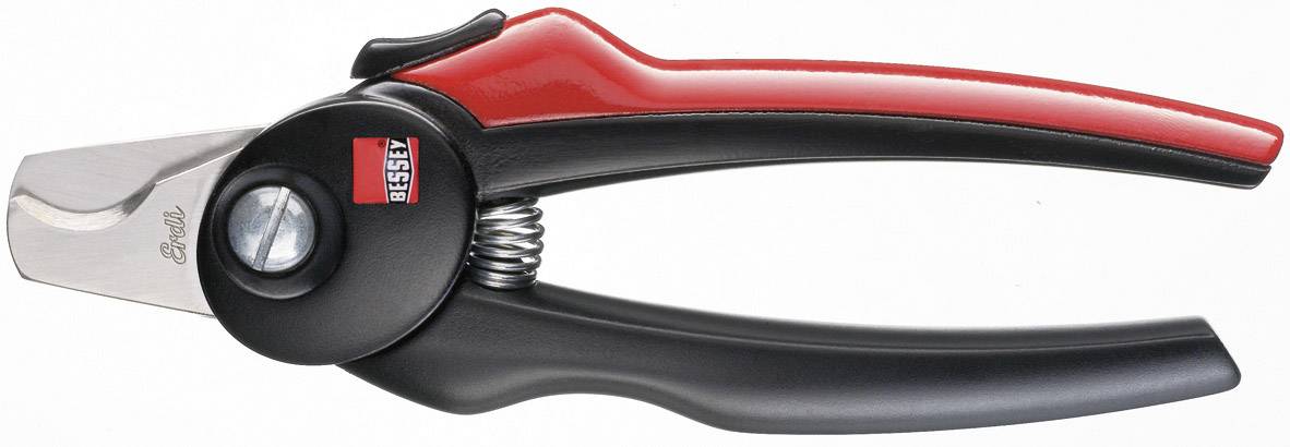 Eine rote und schwarze Gartenschere mit ergonomischen Griffen und einer Klinge aus rostfreiem Stahl. Ideal zum Schneiden von Pflanzen.