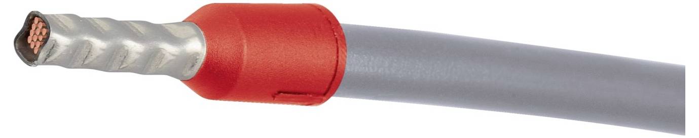 Ein dickes, flexibles Elektrokabel mit einem freiliegenden Kupferleiter im Kern, das von roten und grauen Isolationsschichten umhüllt ist.