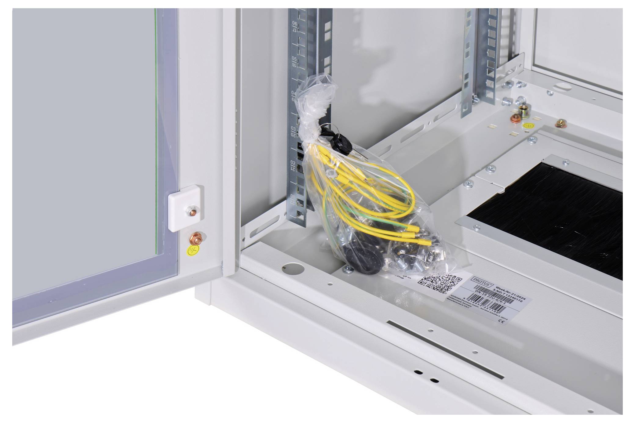 Digitus DN-19 22u-6/6-1 19 Zoll Netzwerkschrank (B x H x T) 600 x 1164 x 600 mm 22 HE Lichtgrau (RAL 7035)