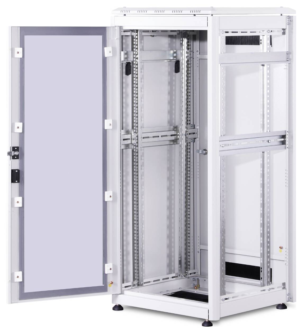 Weißer, offener Serverschrank mit Metallrahmen, geeignet für die Installation von Technikkomponenten in einem Rechenzentrum.