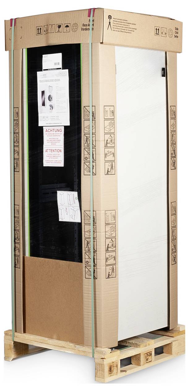 Ein großer Karton auf einer Palette mit aufgedruckten Symbolen für Transport- und Lagerungshinweise.