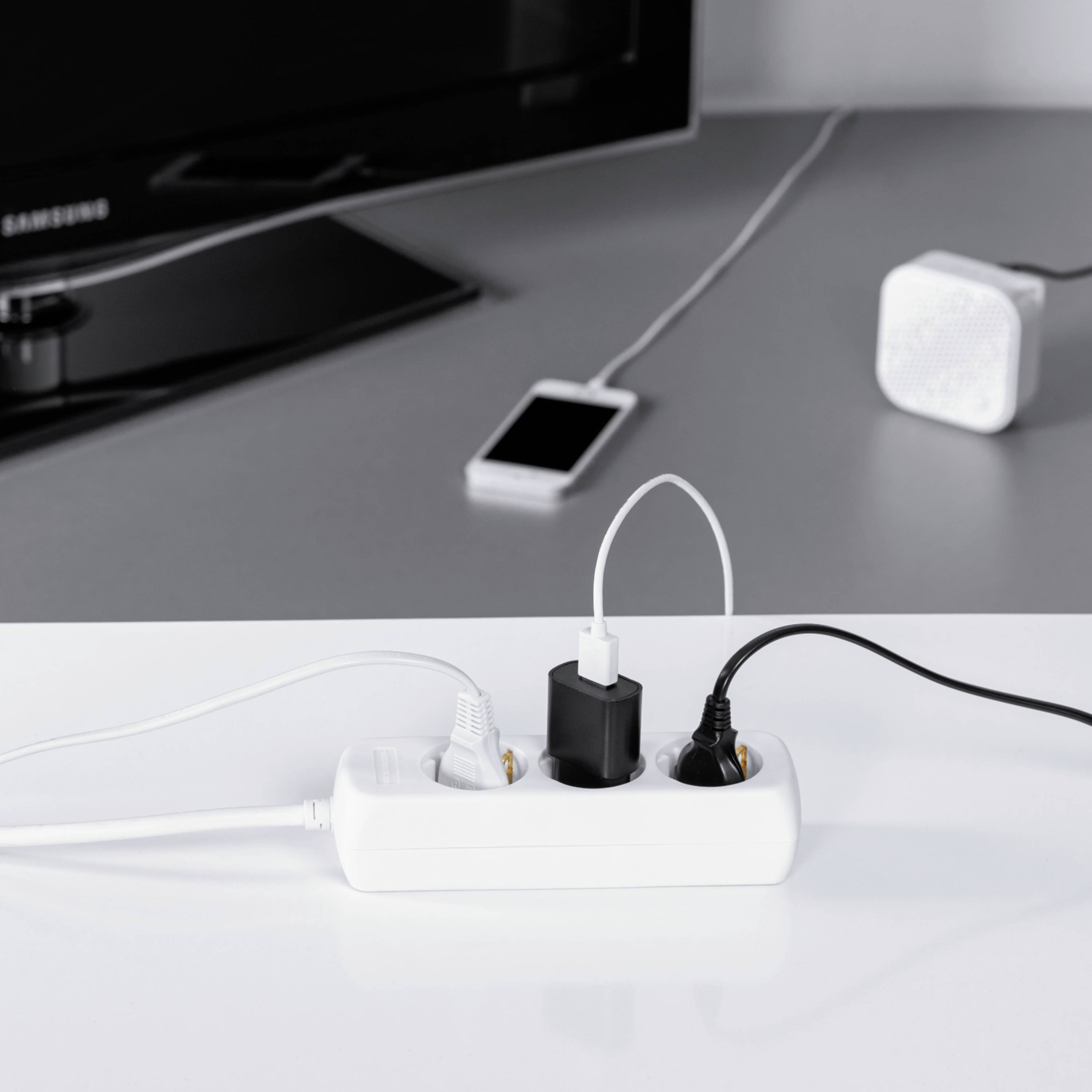 Hama 00030528 Steckdosenleiste 3fach Weiß Schutzkontakt 1St.