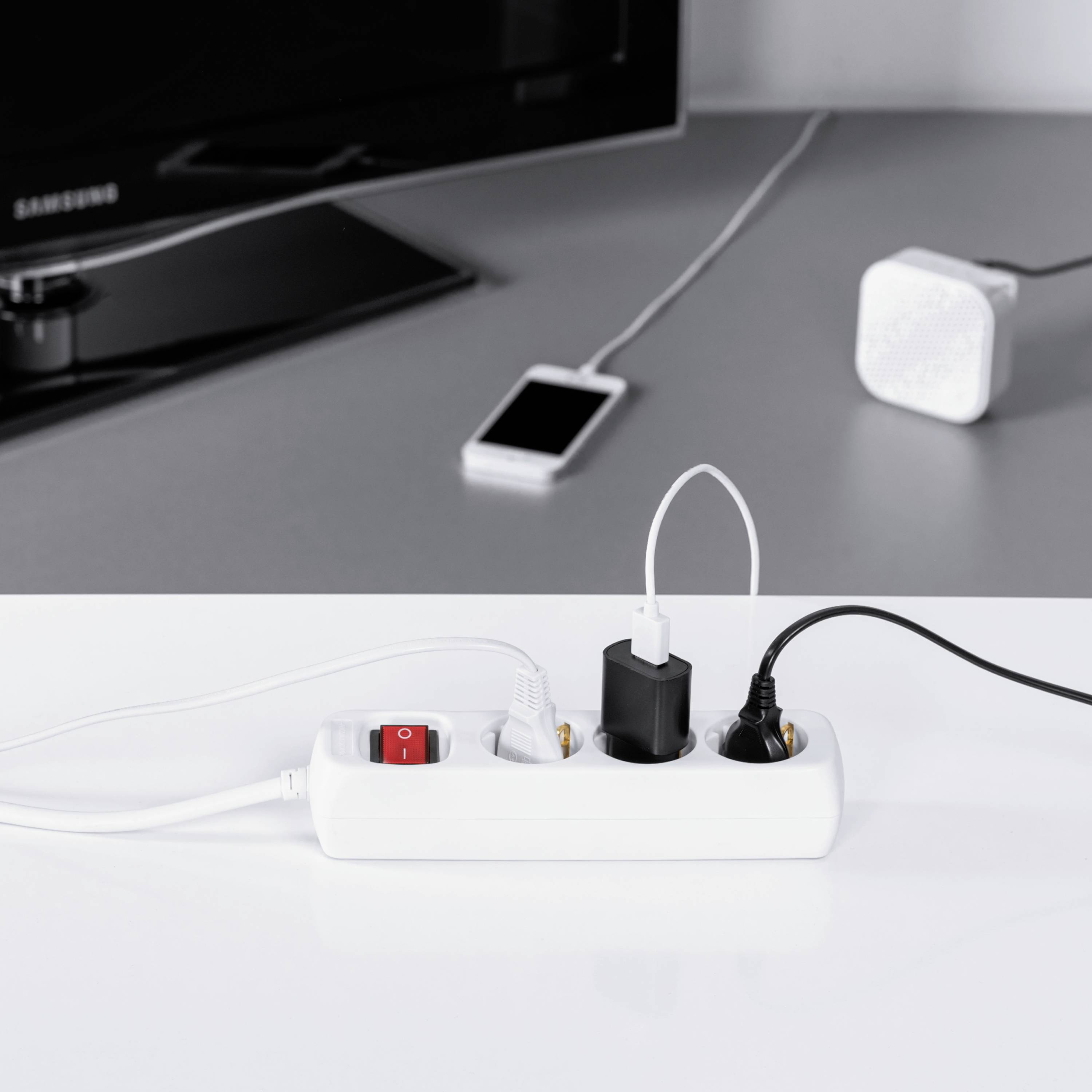 Hama 00030535 Steckdosenleiste mit Schalter 3fach Weiß Schutzkontakt 1St.