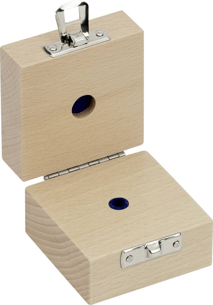 Holzklappkarton mit Metallscharnieren, geöffnet. Oben eine kleine Öffnung und ein Hakenverschluss. Verwendet für Transport oder Aufbewahrung.
