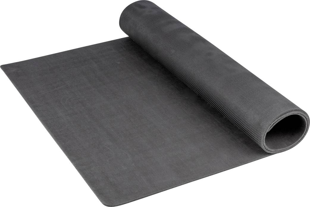 Eine aufgerollte schwarze Yogamatte liegt auf dem Boden.