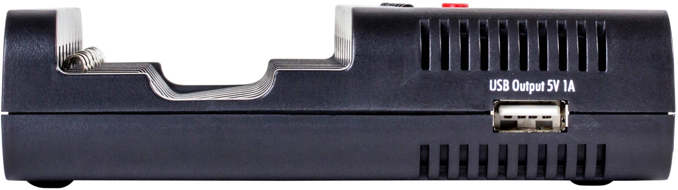 Ein Ladegerät mit USB-Anschluss, gekennzeichnet mit 'USB Output 5V 1A'. Dient zum Aufladen elektronischer Geräte.