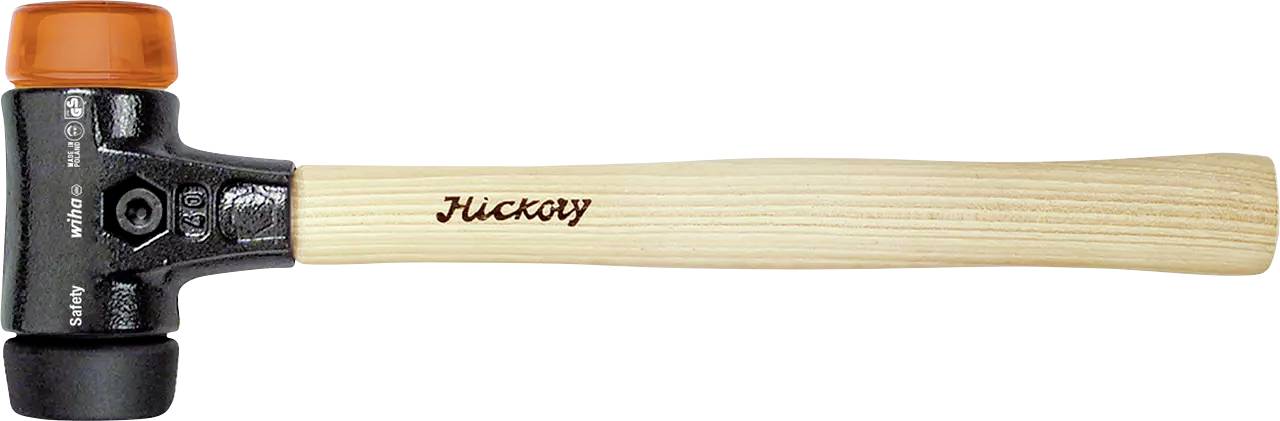 Gummihammer mit einem Holzgriff, schwarzem Kopf und orangefarbenem Schutz oben, darauf der Schriftzug 'Hickory'.