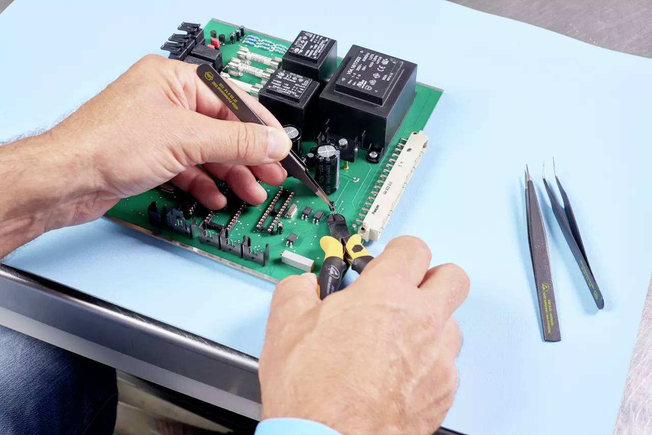 Wiha 32349 Pinzetten-Set 4teilig Spitz, Flach-breit, Abgerundet