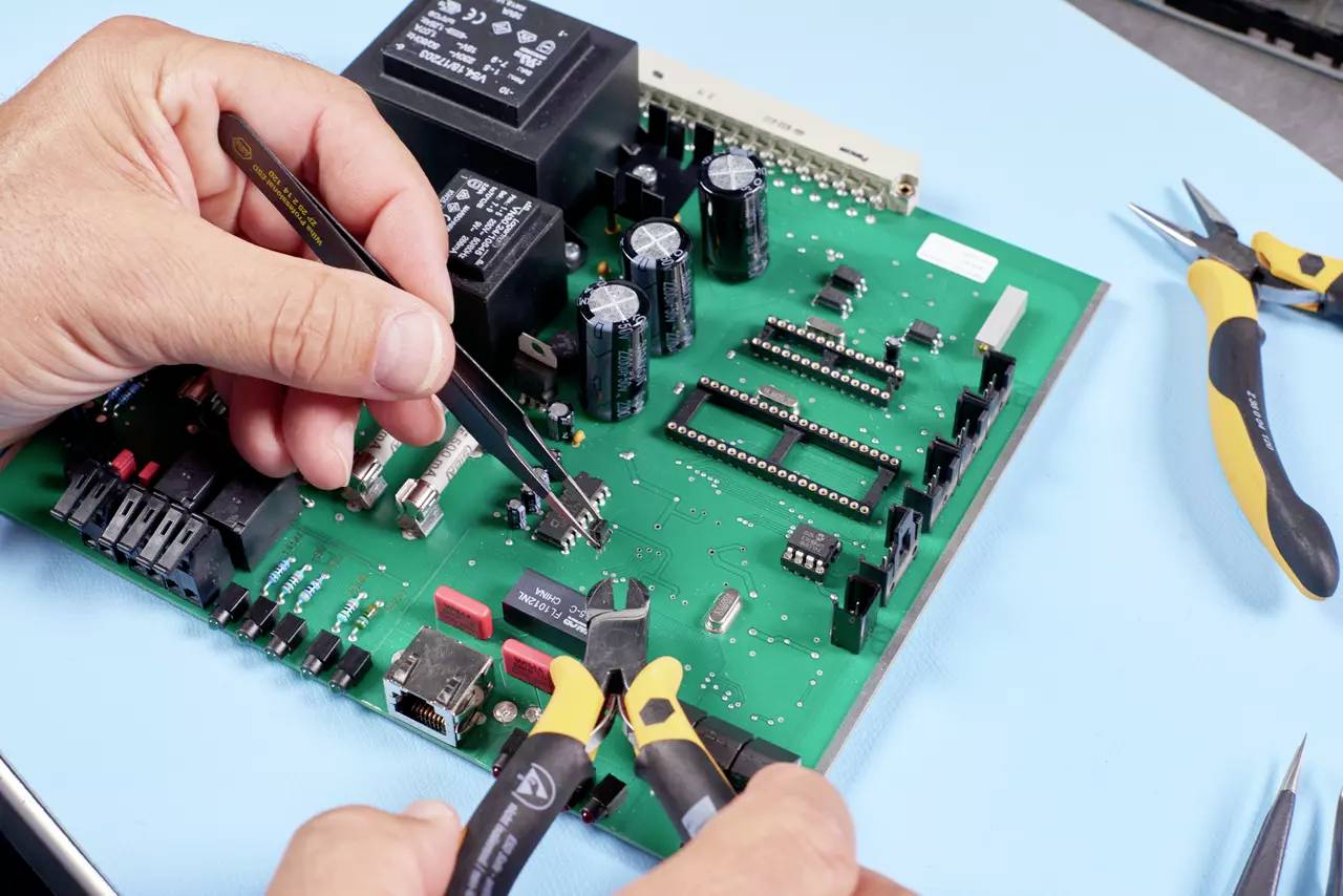 Wiha 32349 Pinzetten-Set 4teilig Spitz, Flach-breit, Abgerundet