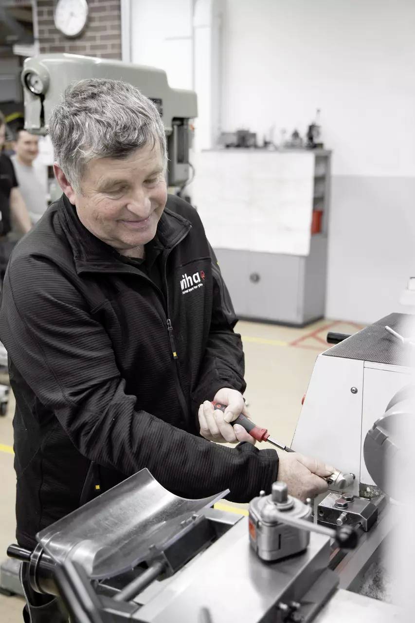 Wiha 32311 Bithalter 1/4" mit 105° abgewinkelten Werkzeugkopf 130mm