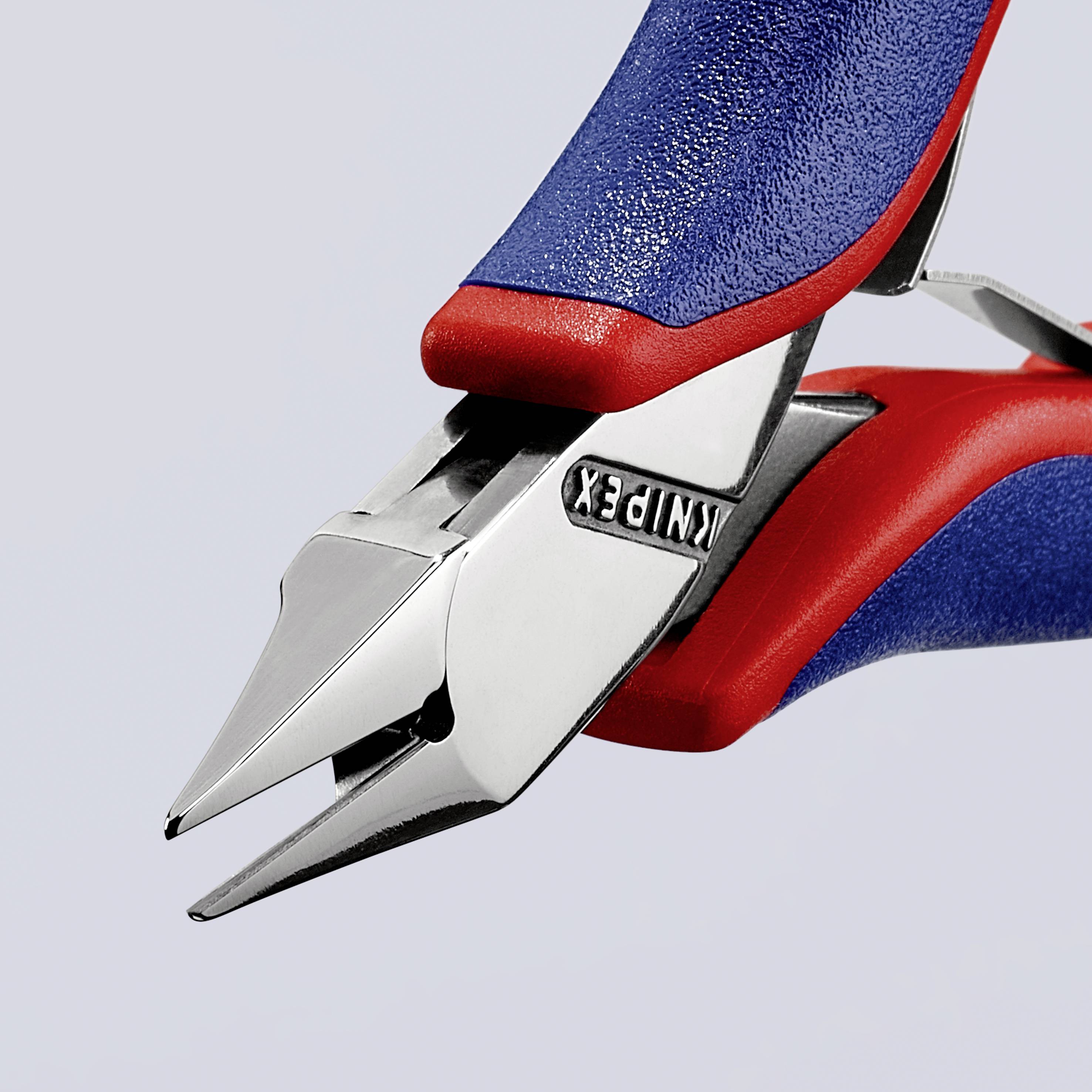 Eine blaue Zange mit roten Akzenten und scharfen Klingen, markiert mit 'KNIPEX', vor hellem Hintergrund.