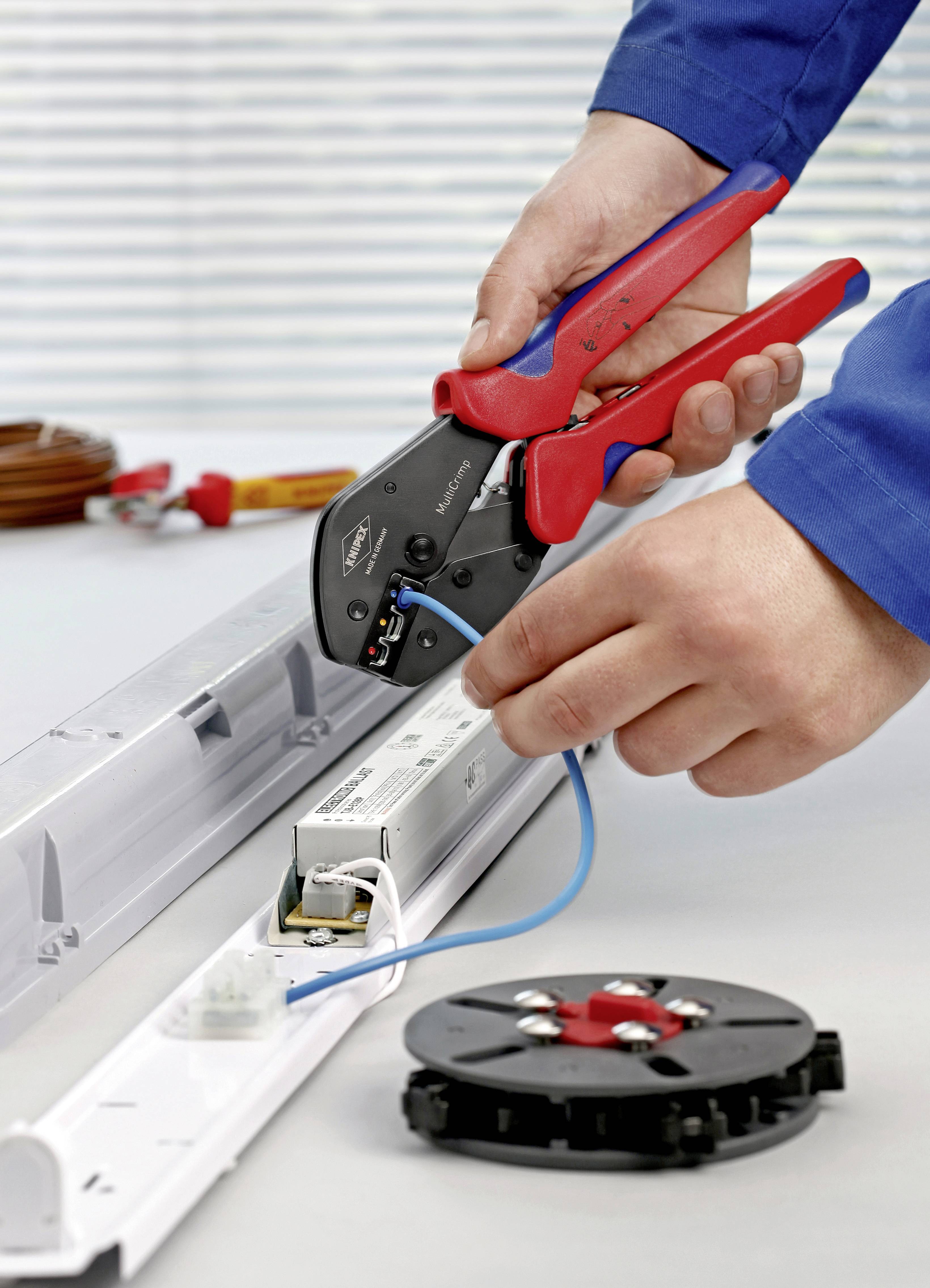 Knipex MultiCrimp 97 33 01 Crimpzange Unisolierte, offene Steckverbinder, Isolierte Kabelschuhe + Steckverbinder/Stoßverbinder, Aderendhülsen Inkl