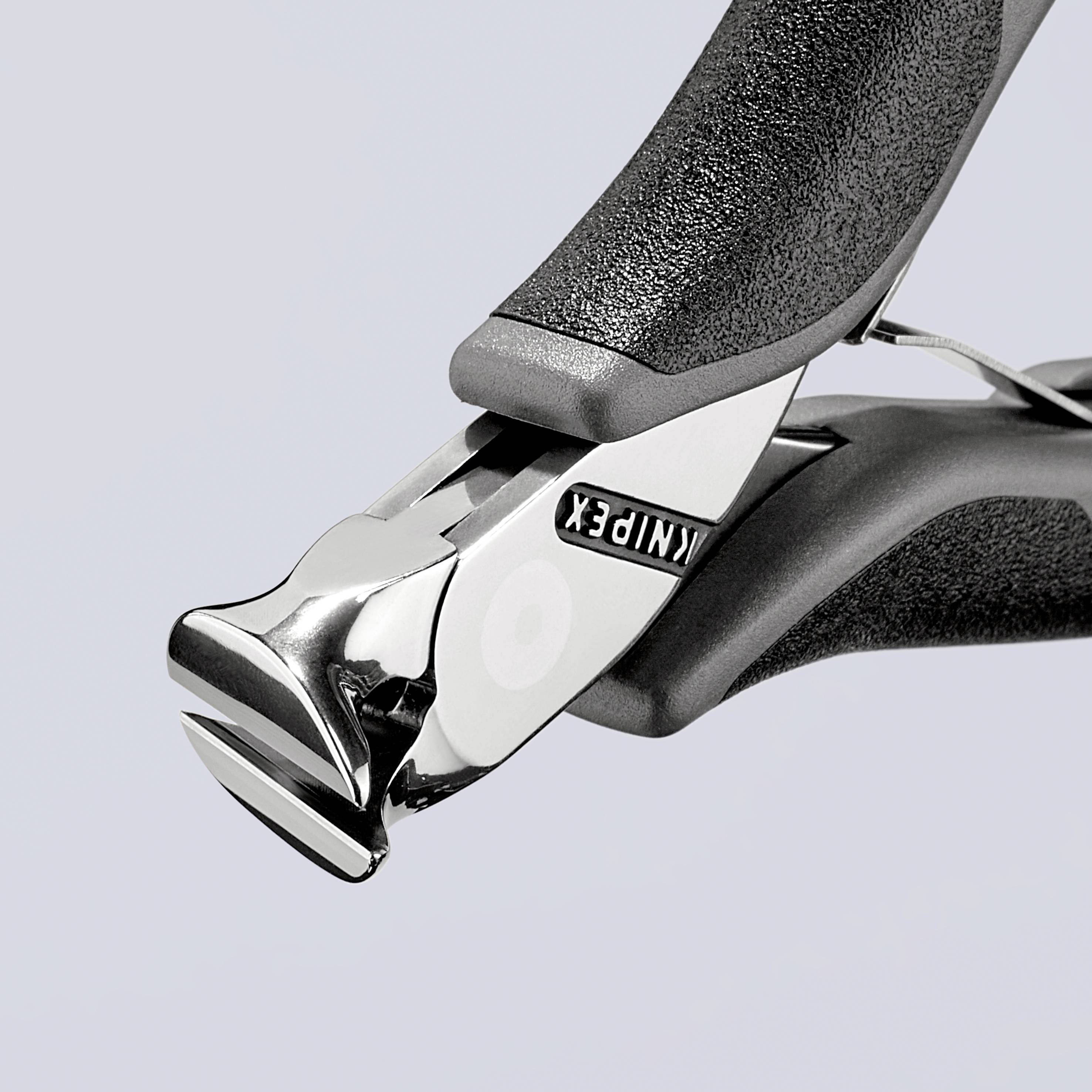 Großaufnahme eines schwarzen Handwerkzeugs mit ergonomischem Griff und robustem Metallkopf, geeignet zum Schneiden von Drähten.