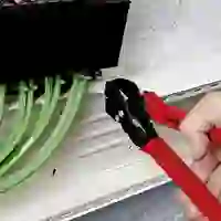 Knipex 90 61 20 Ausklinkzange 250mm 1St. Knipex 90 61 20 Ausklinkzange 250mm 1St.