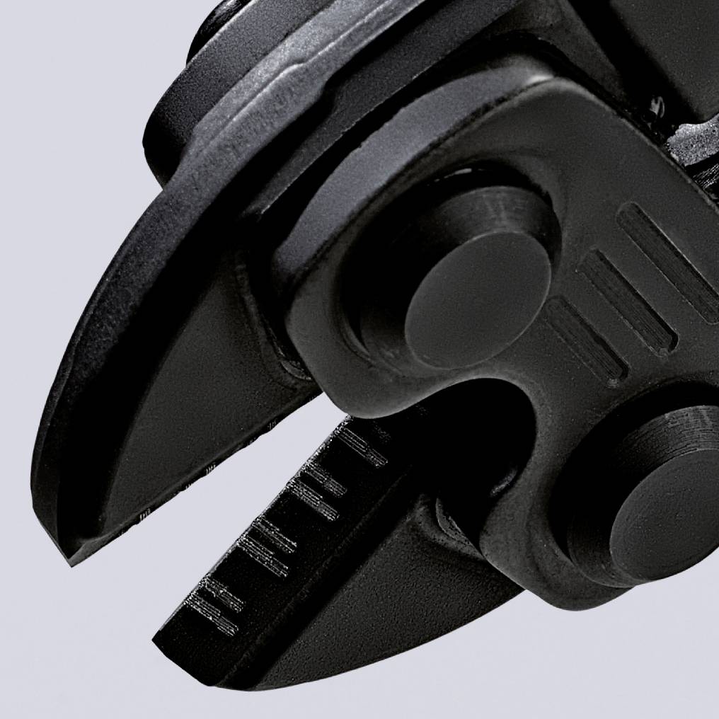 Nahaufnahme eines schwarzen Fahrradpedals mit rutschfester Oberfläche und stabiler Bauweise, geeignet für sicheres Radfahren.
