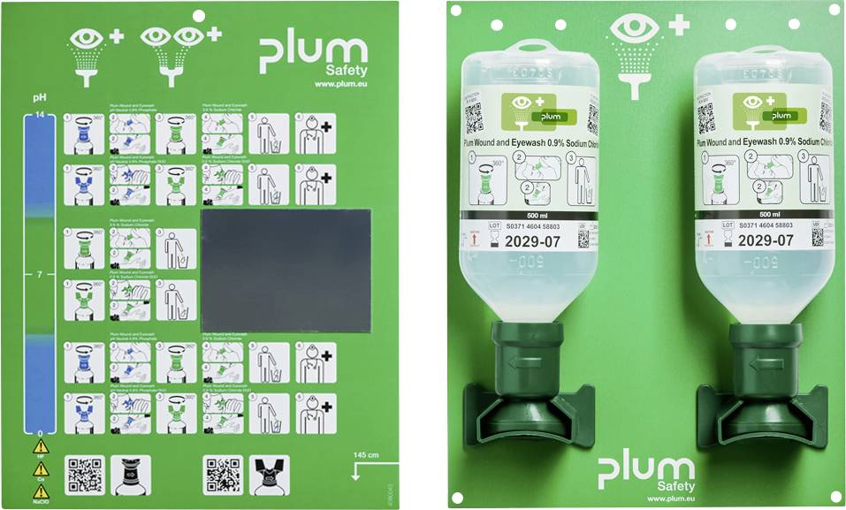 Grüne Pflaume Sicherheits-Augenwaschmittel-Wandtafel und zwei wandmontierte Augenwaschmittelflaschen mit Gebrauchsanleitung, pH-Skala, QR-Codes und „Plum Safety