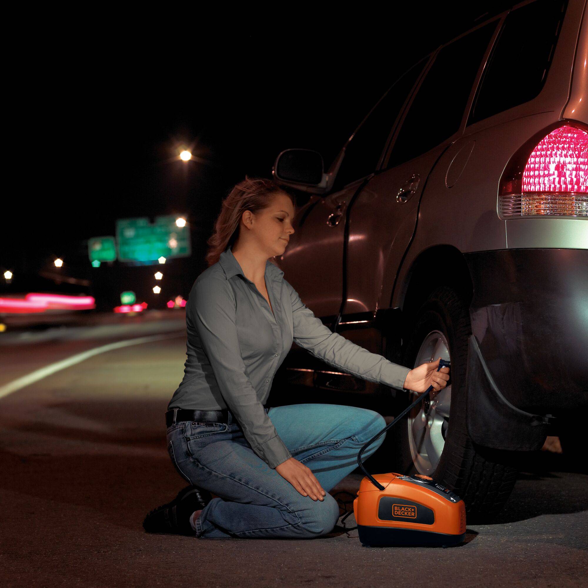 Black & Decker ASI300-XJ Kompressor 11 bar Doppelkopf, Digitales Display, Automatische Abschaltung