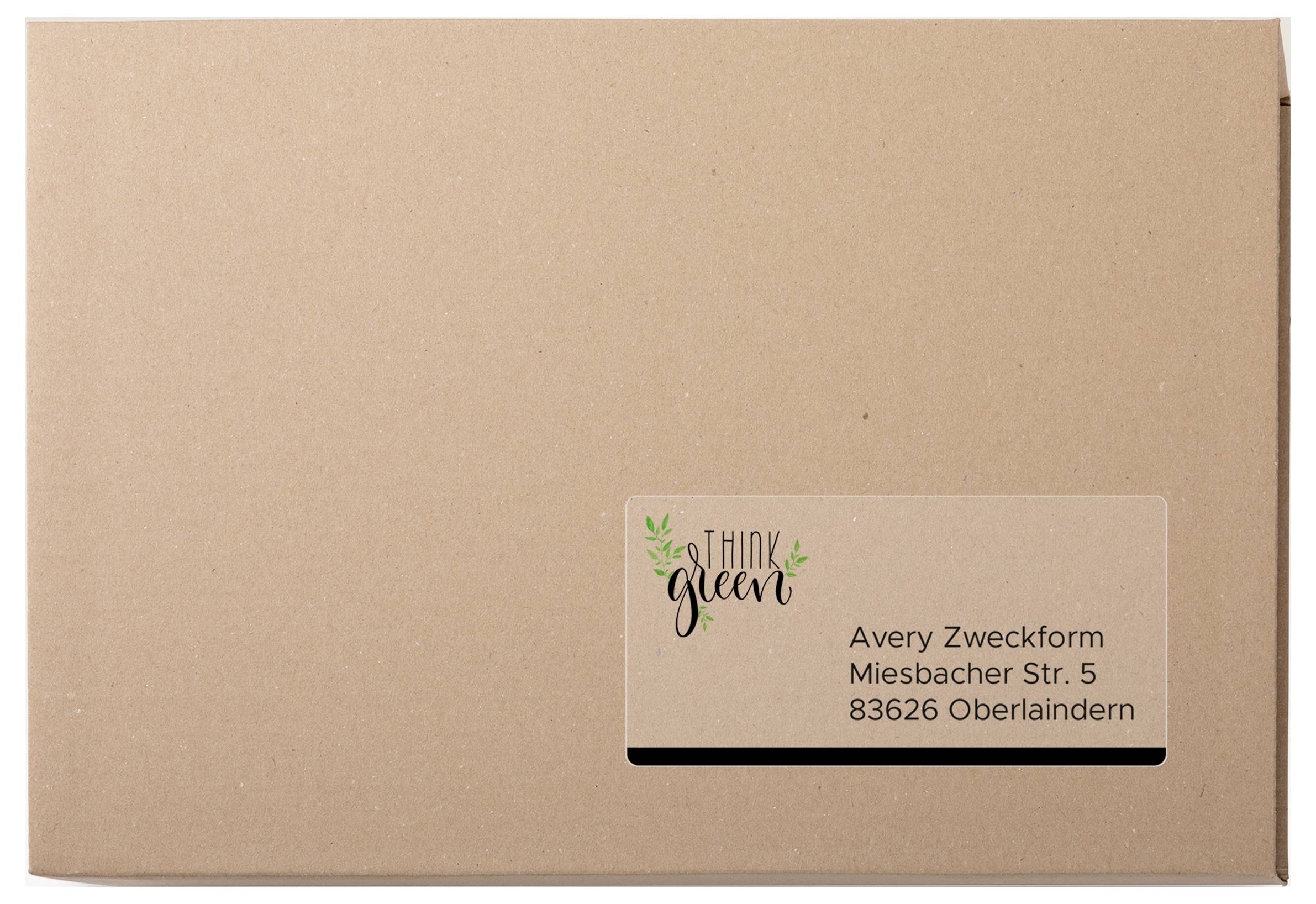 Brauner Versandkarton mit Adressetikett 'I THINK green' und Empfängeradresse Avery Zweckform, Miesbacher Str. 5, 83626 Oberlaindern.