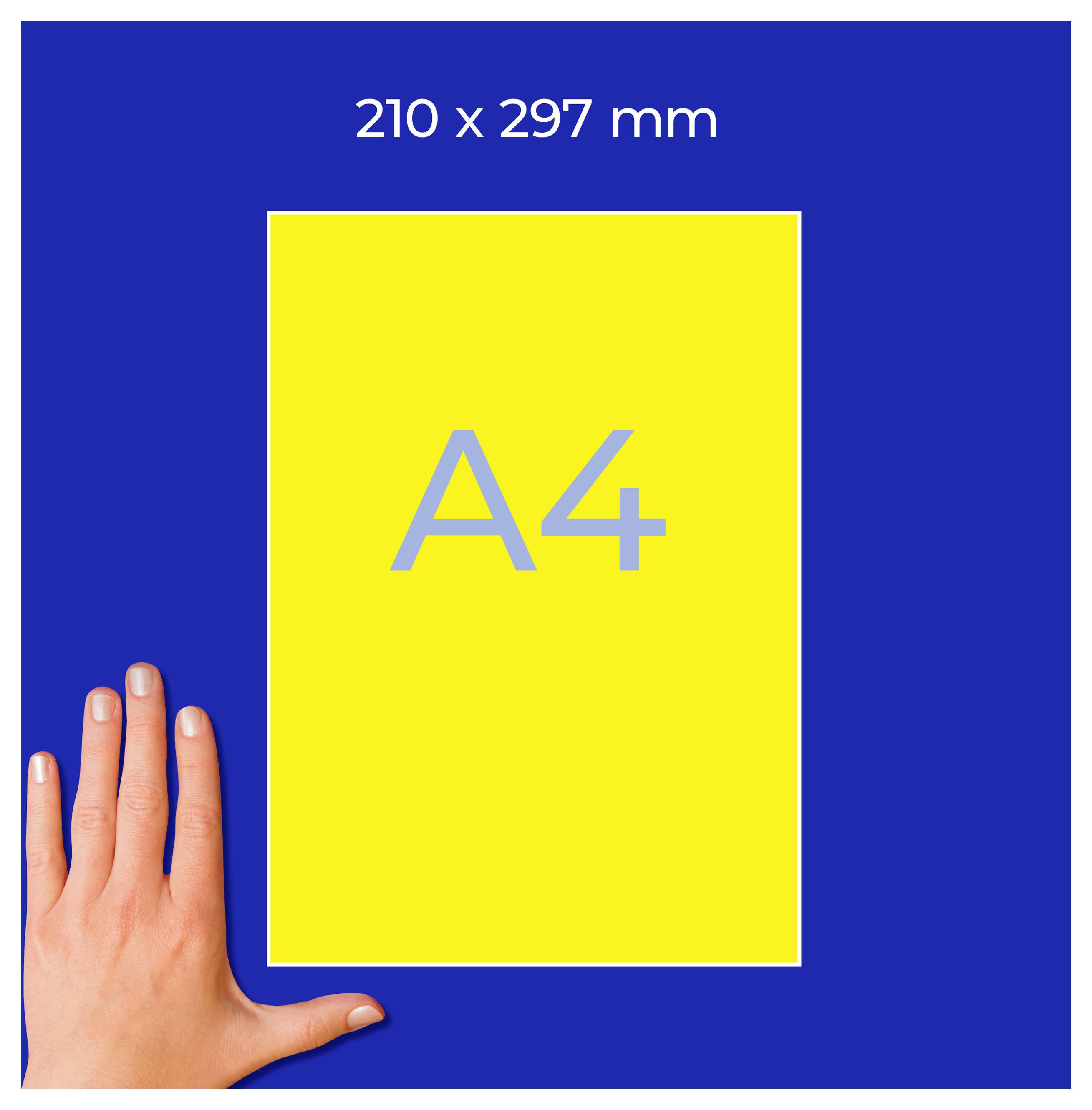 A4-Format 210 x 297 mm, dargestellt als gelbes Blatt auf blauem Hintergrund mit einer Hand als Größenvergleich.