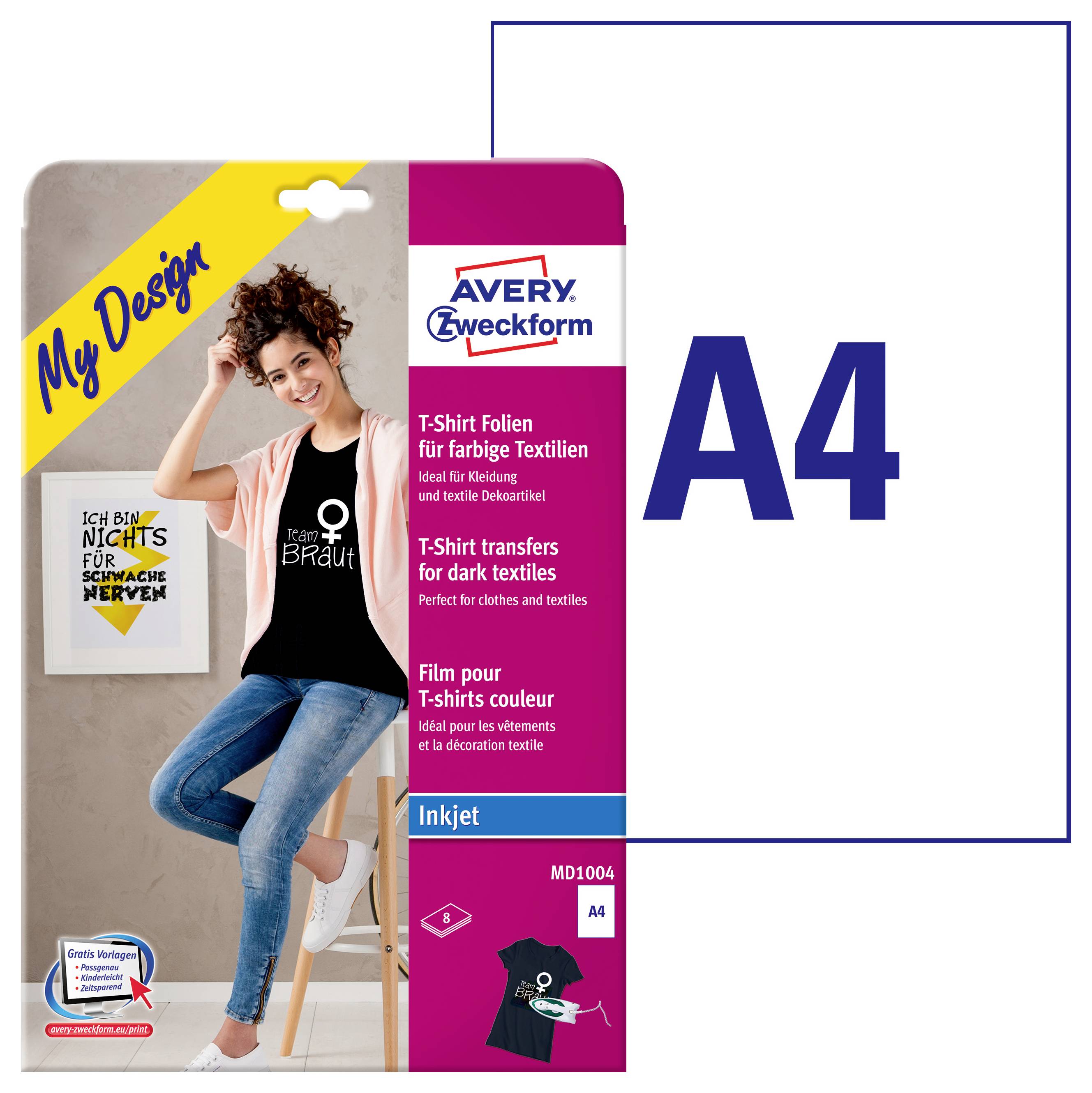 Avery Zweckform A4 T-Shirt-Transferfilm-Packung für dunkle Textilien, gezeigt mit einem Modell, das ein schwarzes bedrucktes Hemd und ein großes A4-Etikett trägt.
