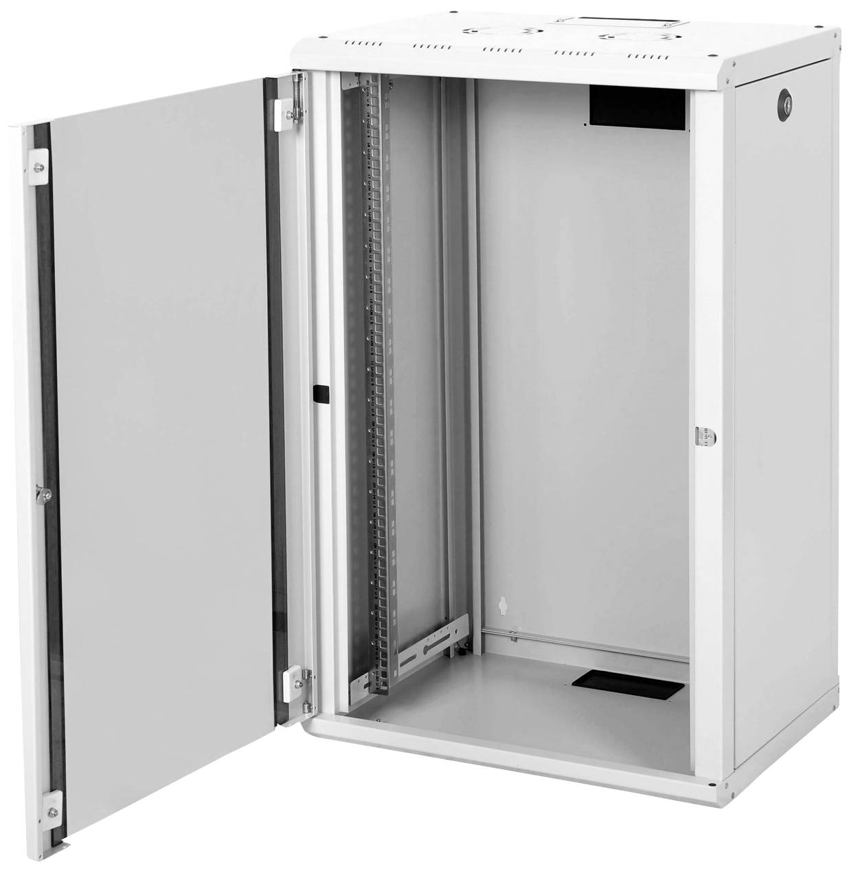 Offener, leerer Netzwerkschrank aus Metall mit zwei seitlichen Türen, geeignet zur Aufnahme von Server- oder Netzwerkausrüstung in einem Büro.