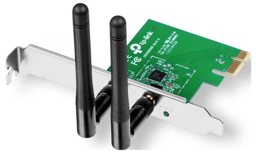 TP-Link Netzwerkkarte mit dualen Antennen, Modell AC1200, entwickelt für drahtlose Desktopverbindung, mit PCIe-Unterstützung und grünem Leiterplatte.