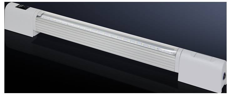 LED-Lichtleiste in rechteckiger Form auf dunklem Hintergrund. Die Lichtquelle ist gleichmäßig verteilt entlang der Leiste.