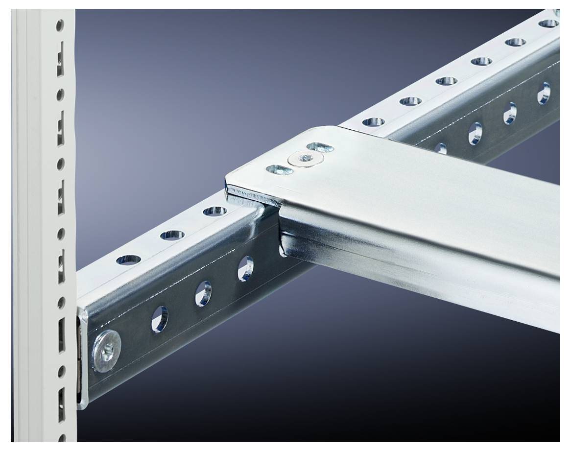 Detailaufnahme einer robusten, silbernen Metallkonstruktion mit Schrauben verbunden, die als Teil eines Regal- oder Rahmenbausystems erscheint.