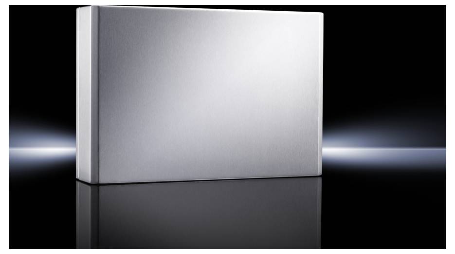 Ein silbernes Metallrechteck mit glatter Oberfläche steht vor einem dunklen Hintergrund mit Lichteffekten an den Seiten.